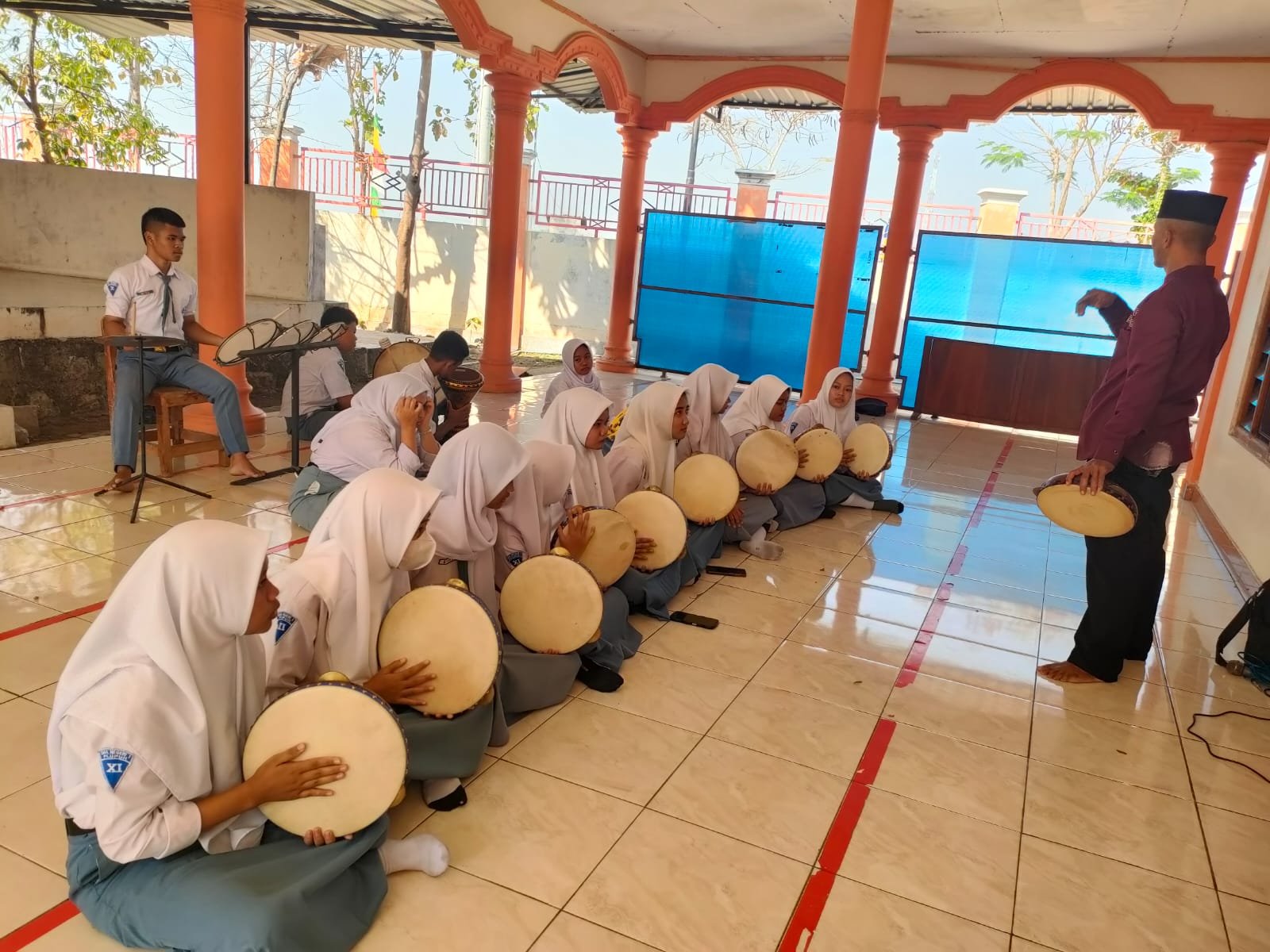 ekskul-sman1plupuh-rohis-rebana